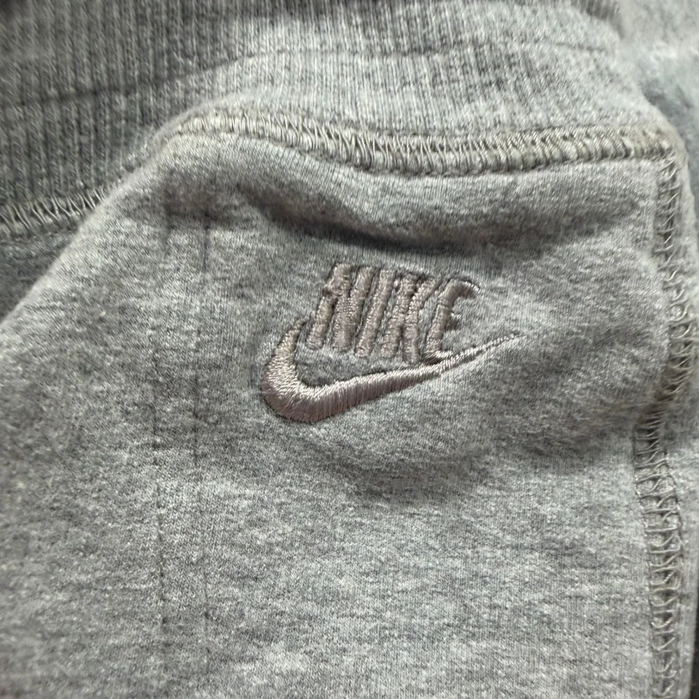 Y2K Workout Nike Sportswear Gray Heather Capri Sweatpants Joggers Size L 12-14